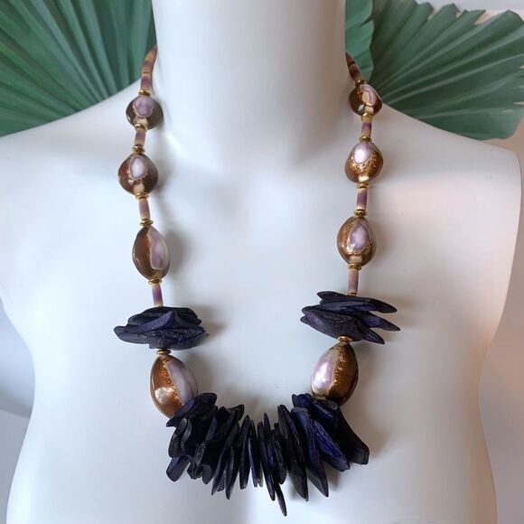 Vintage Purple Cowrie Shell Necklace - Picture 1 of 4